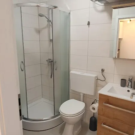 Apartma Silvo *